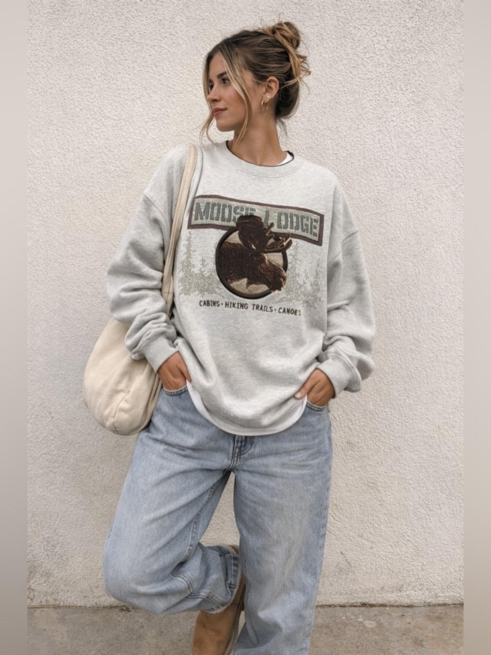 VTG  Style Moose Lodge Graphic Sweatshirt Oversized Cozy Outdoors Cabin Hiking